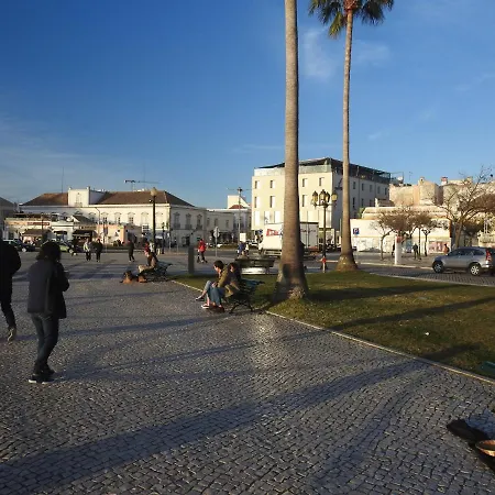 Black&light In District de Faro