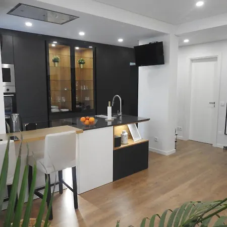 Black&light In Apartamento