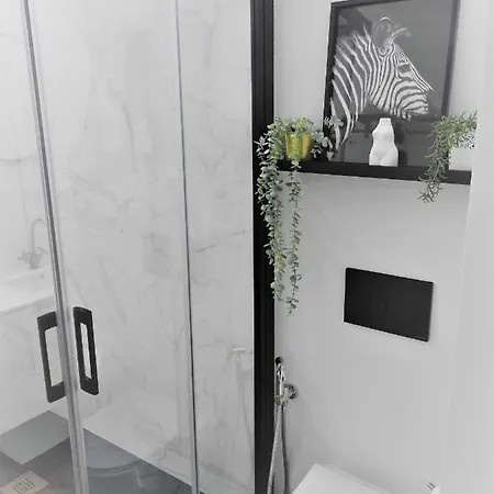 Black&light In Appartement Faro
